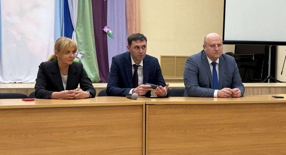 Новых руководителей управ Воронежа представил мэр Сергей Петрин