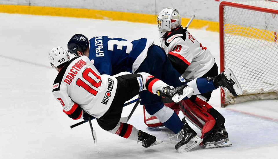 Хоккеисты воронежского «Бурана» победили «молотобойцев» из Перми