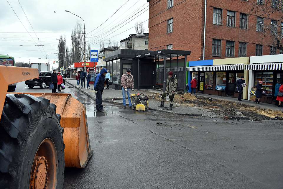 В Ленинском районе Воронежа приступили к благоустройству высокотехнологичной остановки