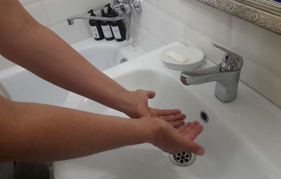 Воду отключили в сотнях домов на 16 улицах Воронежа из-за аварии на водоводе