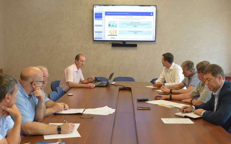 Готовность домов к отопительному сезону оценили депутаты Воронежской гордумы