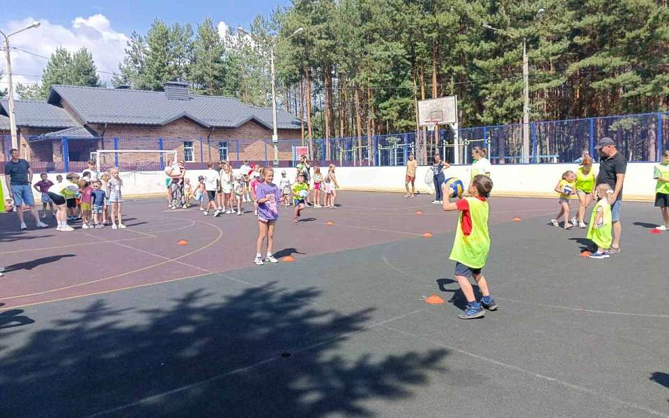 В Железнодорожном районе отметили День физкультурника  