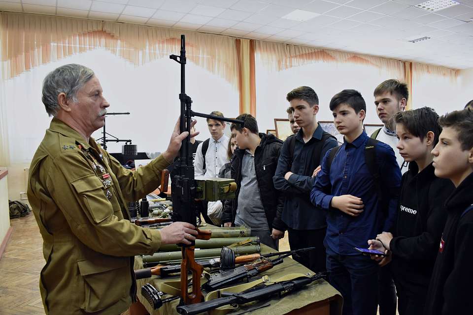 В Ленинском районе Воронежа открылась выставка о войне в Афганистане