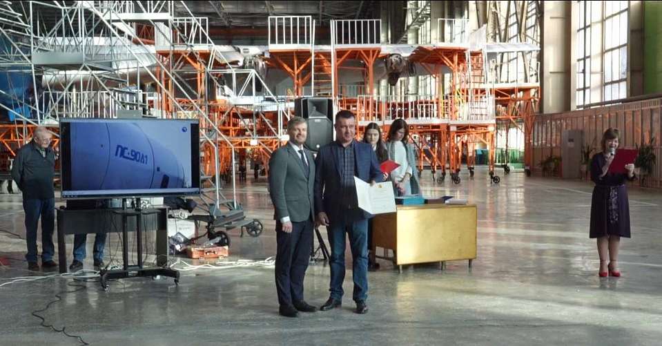 С Днем гражданской авиации поздравил воронежских самолетостроителей депутат гордумы