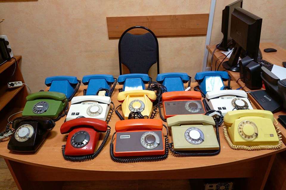 Связь времен: почему воронежские бойцы запросили дисковые телефоны?